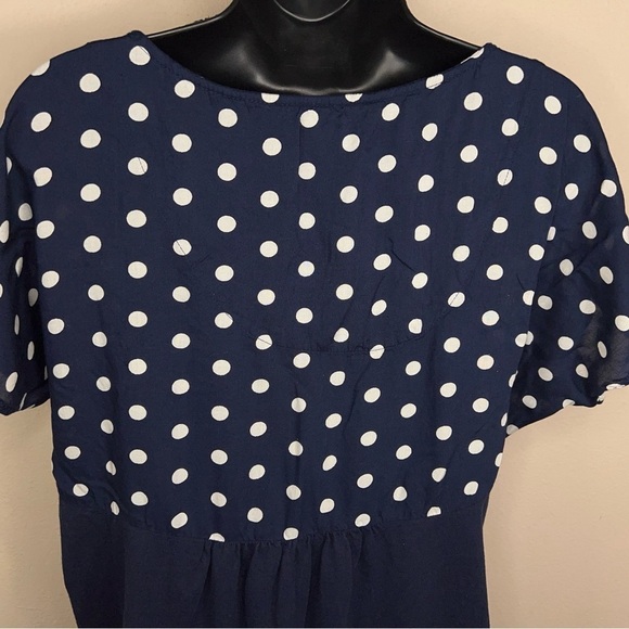 MEDIUM PORRIDGE BLUE WHITE POLKA DOT PRINT TOP SHORT SLEEVE - Picture 4 of 13